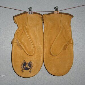 Buckskin Mittens Never Worn, M-L